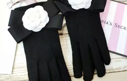  Γάντια γυναικεία  μαύρα με λευκό λουλούδι 
